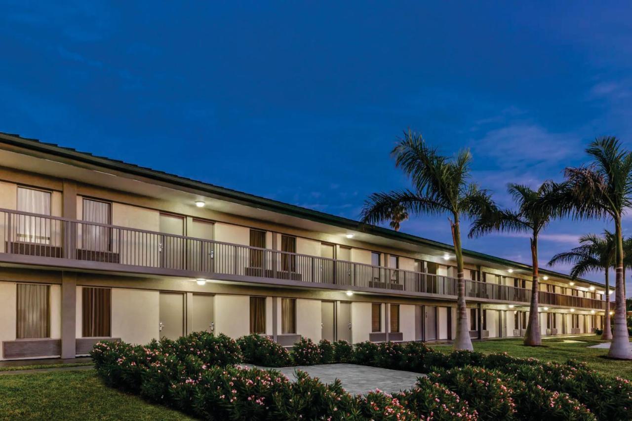South Bradenton Getaway At The Marinaアパートホテル エクステリア 写真
